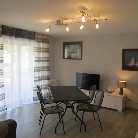2 Pieces Climatise Avec Garage, Piscine, Proche Commerces Et Plages - - Fr-1-780-66 Appartamento Sainte-Maxime